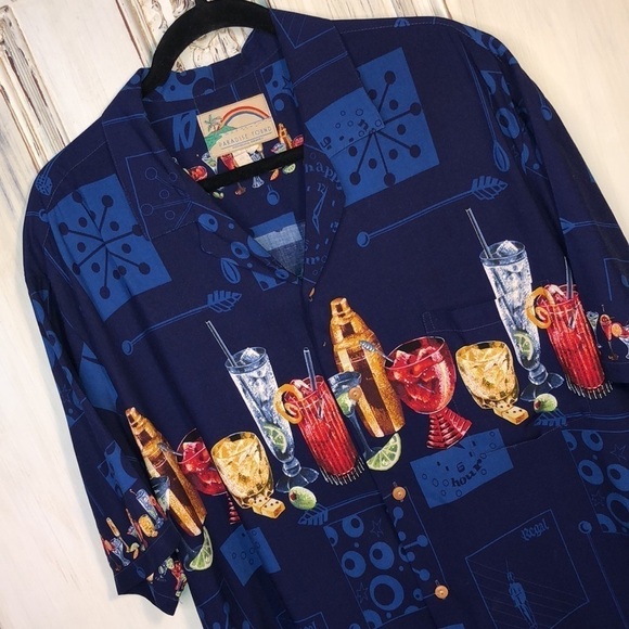 Men’s Paradise Found Vintage Vacation Tropical Mixed Drink Graphic Button Down - Picture 2 of 9